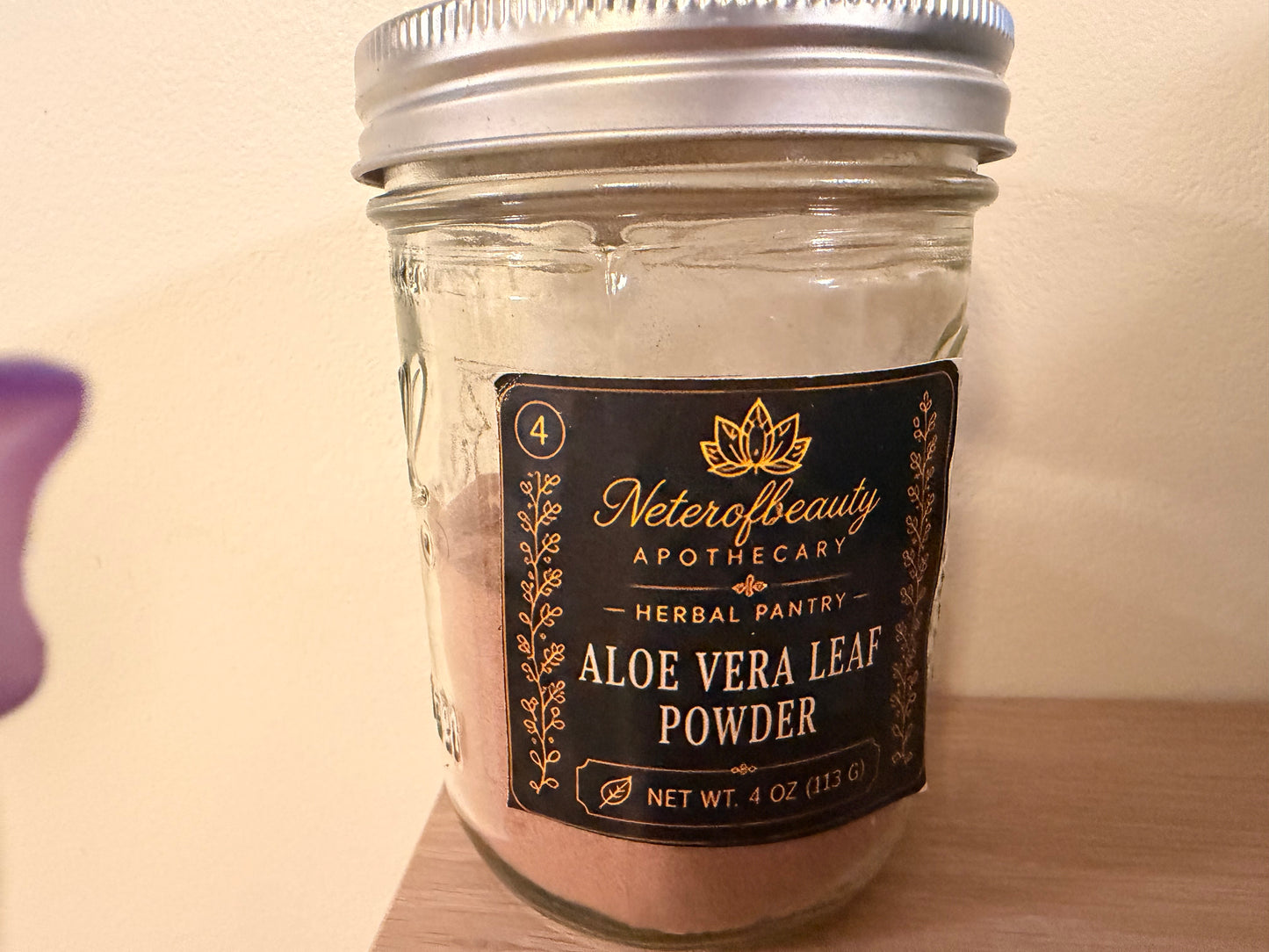 Aloe vera leaf powder